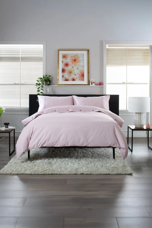 Image of The Lyndon Company The Lyndon Company Gingham Duvet Cover Set - Soft & Breathable Cotton with Double Piped Edges in Rose Size: King Rose King Unisex