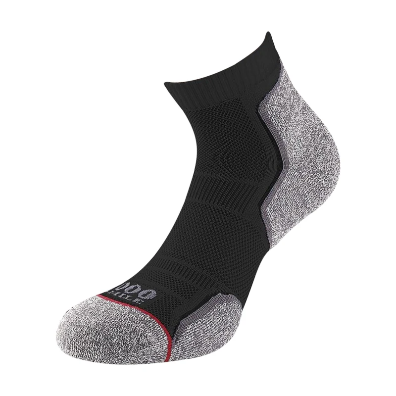 Image of 1000 Mile 1000 Mile Men Run Ankle Socks Pack of 2 in Black Size: large Black L Male 5063238201385