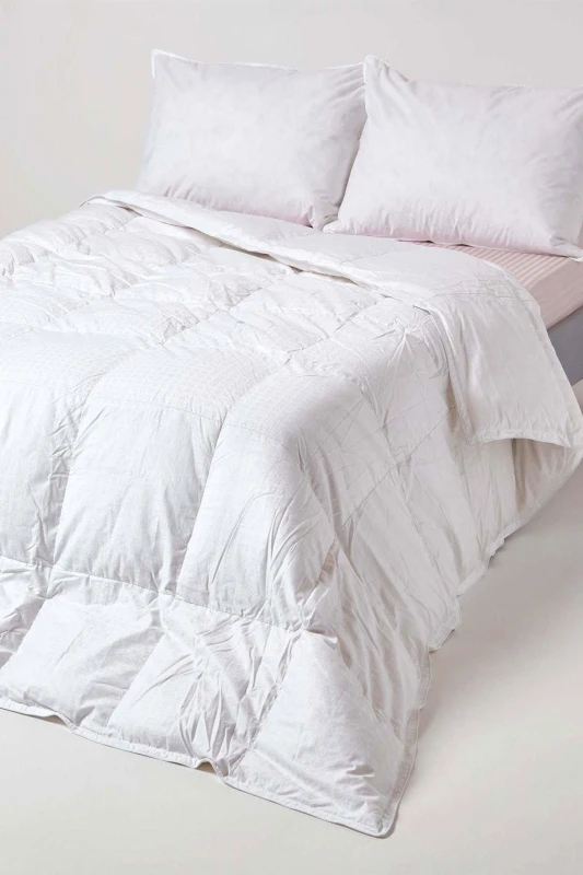 Image of Homescapes Premium White Goose Down 10.5 Tog Single Size Autumn Duvet