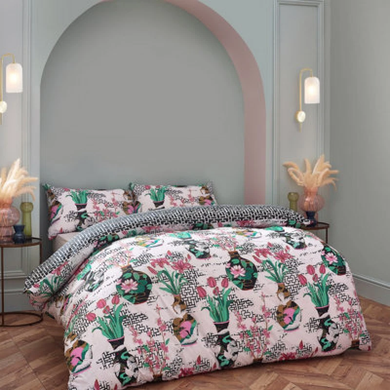 Image of Furn. Ishiko Floral Reversible Duvet Cover Set, King, White