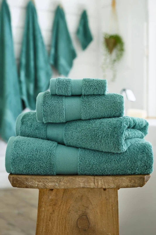 Image of Deyongs Egyptian Embrace Towels - Egyptian Cotton Fluffy, Soft & Absorbent in Mint Size: Bath Sheet Mint Unisex Bath Sheet